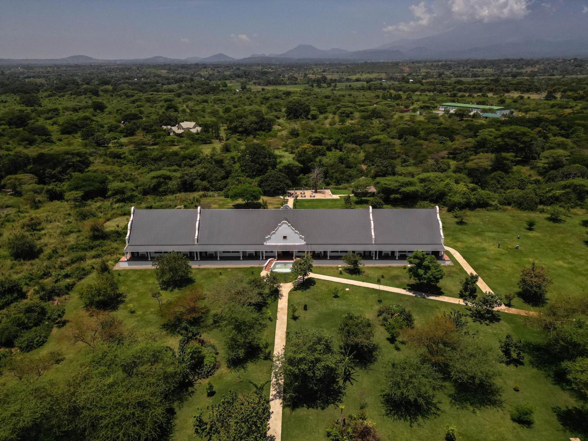 Kili Seasons Hotel Arusha Exterior photo